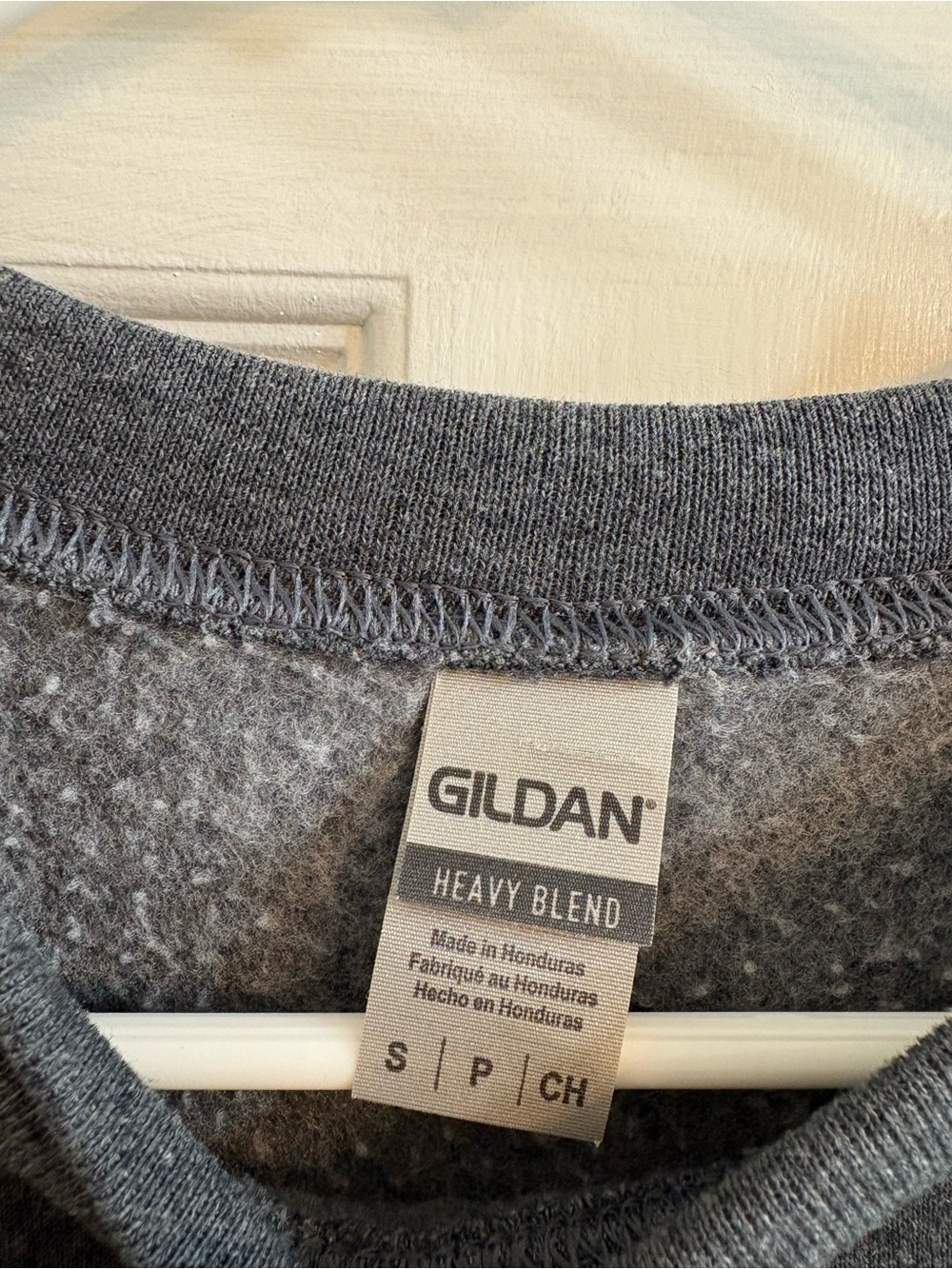 Gildan Charcoal Denali Alaska Graphic Crewneck sweatshirt - Picture 2 of 3